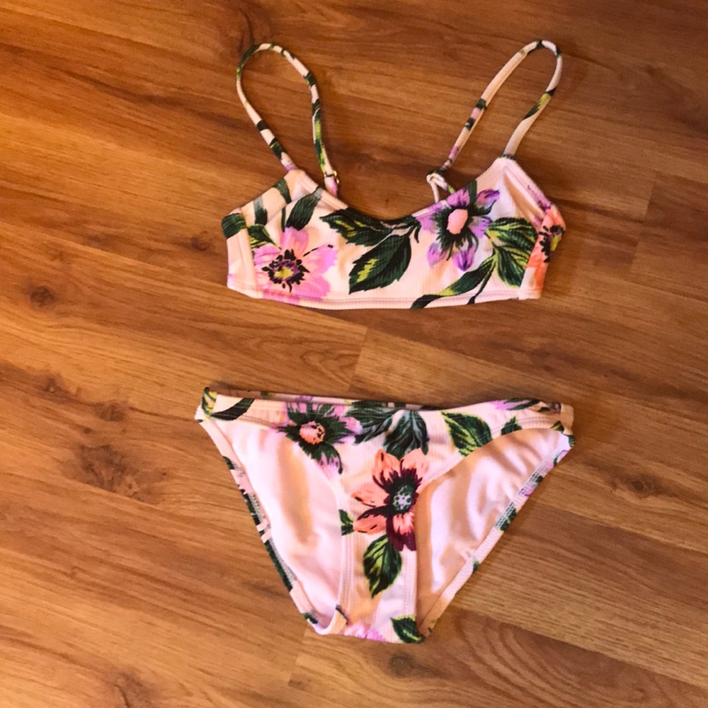 NWOT Xhilaration xs bikini
